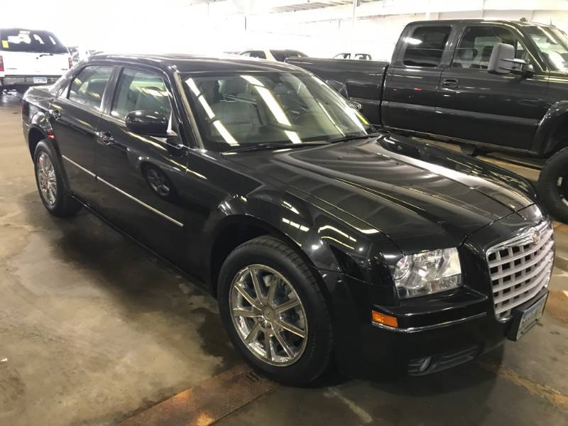 lot 15 image: 2007 Chrysler 300 Limited AWD
