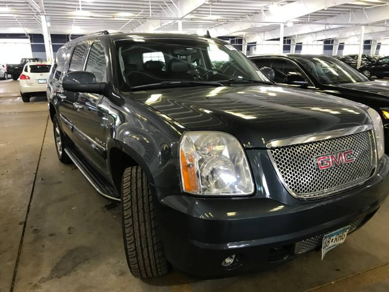 lot 20 image: 2007 GMC Yukon XL Denali AWD