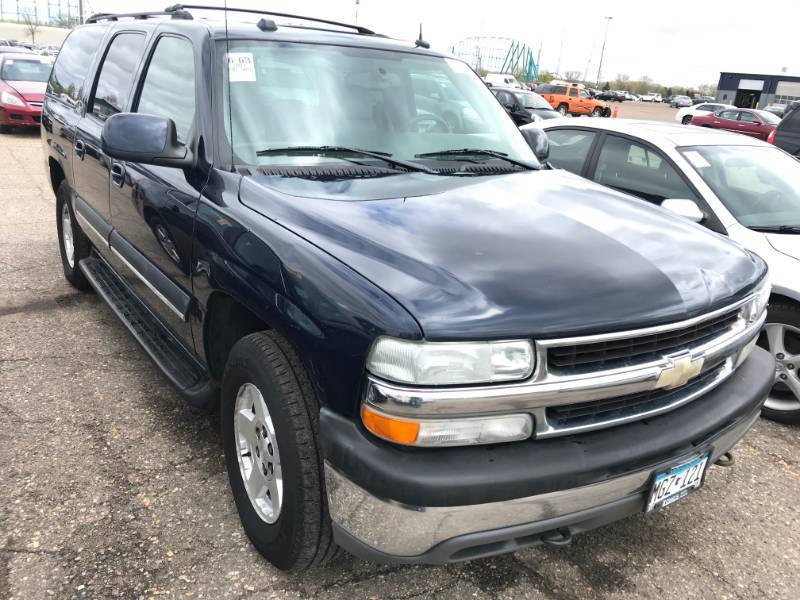 lot 25 image: 2004 Chevrolet Suburban LT 4x4