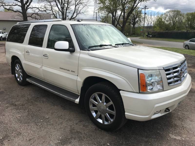 lot 31 image: 2005 Cadillac Escalade ESV AWD