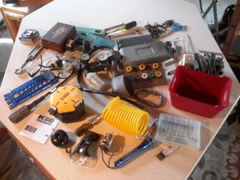 lot 89 image: Large lot of misc. tools and accessories