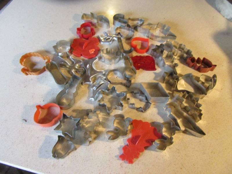 lot 107 image: Large lot of cookie cutters