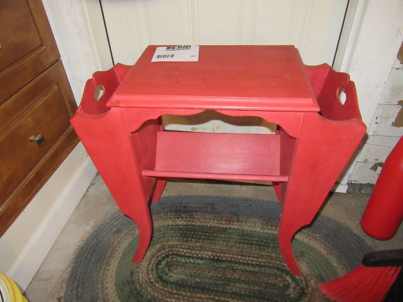 lot 95 image: Solid wood combo end table, magazine rack, book shelf