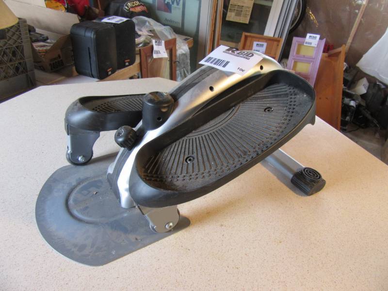 lot 106 image: Leg foot stepping excercizer