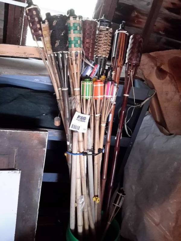 lot 151 image: 10 Tiki Torches