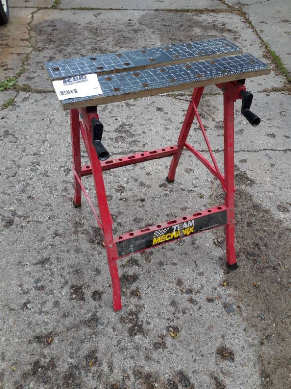 lot 29 image: Team Mechanix, Portable work bench