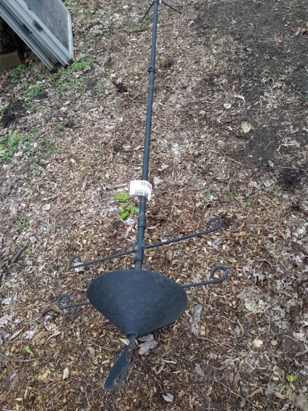 lot 154 image: Bird feeder pole with squirrel protector
