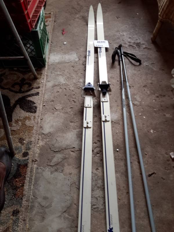 lot 133 image: Pair of Trak Cross Country Skiis and poles.. 195 CM