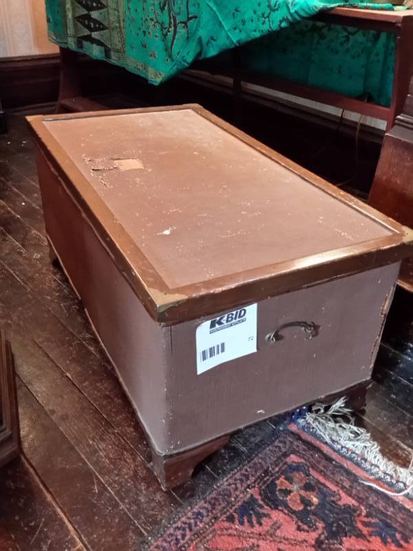 lot 72 image: Cedar Chest.
