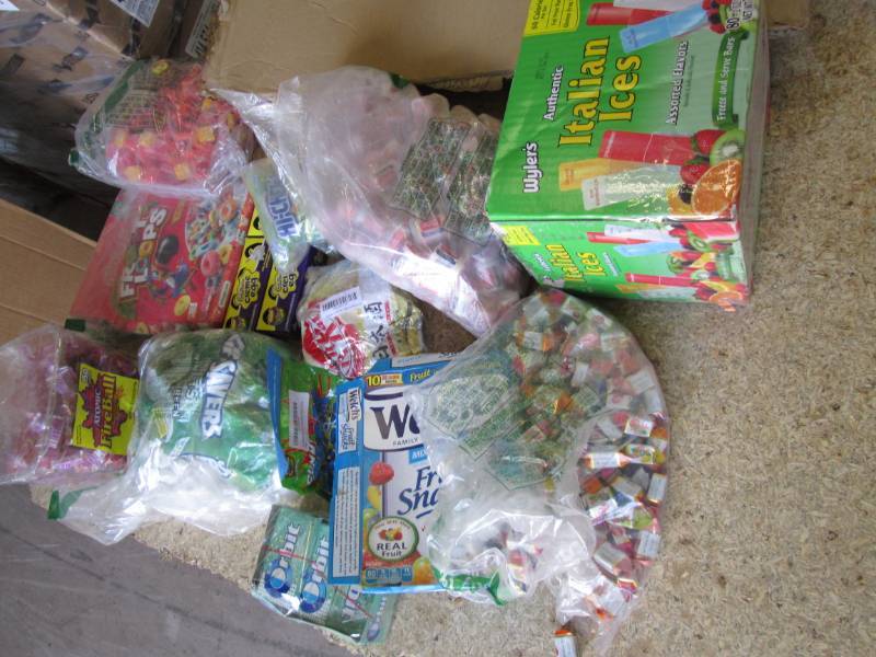 lot 502 image: Sweet treat lot...