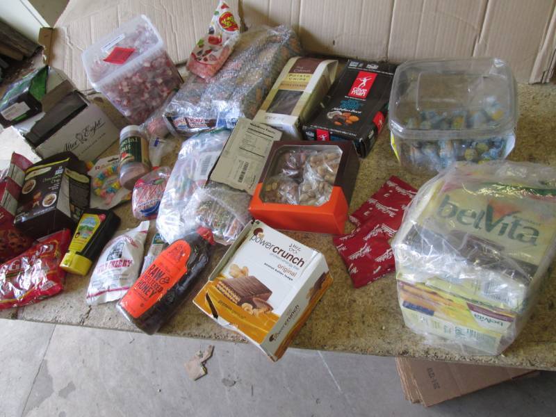 lot 507 image: Sweet treat lot...