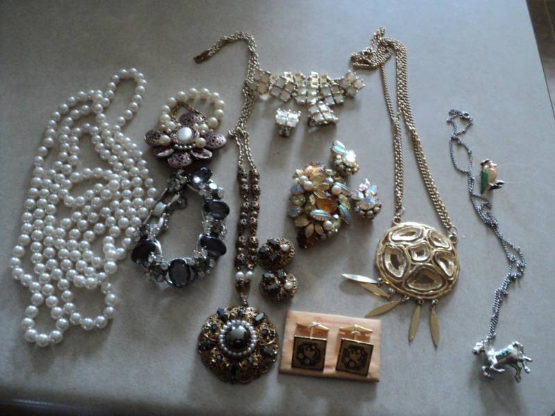 lot 3 image: Vintage Jewelry- has been in a stor...