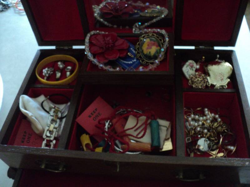 lot 6 image: Oriental Wood 12 and 8 Jewelry Bo...