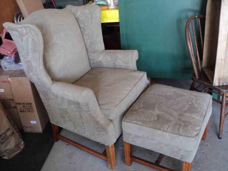 lot 35 image: Olive Green Chair with Ottoman ver...
