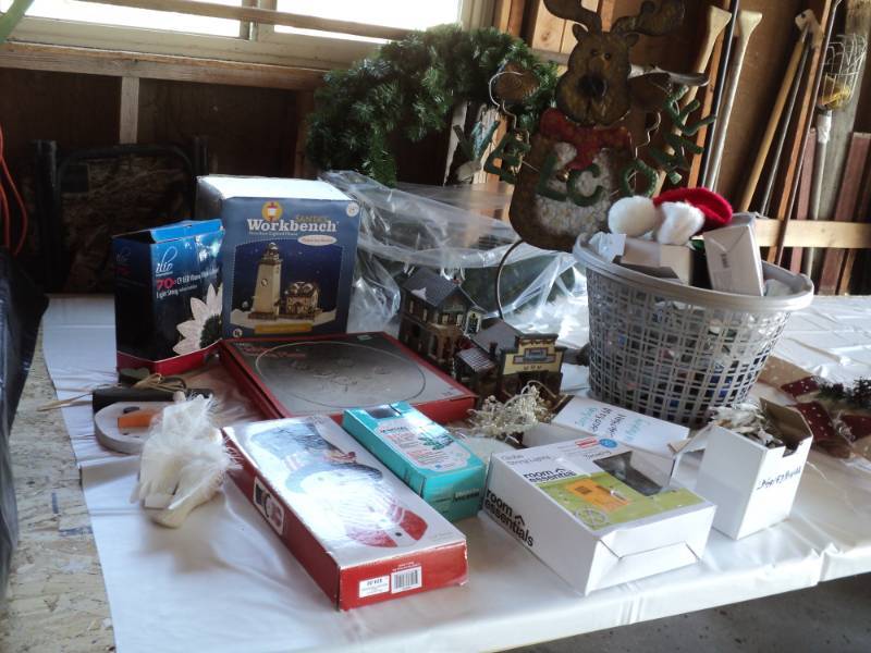 lot 37 image: Large Xmas Lot see all pictures...
