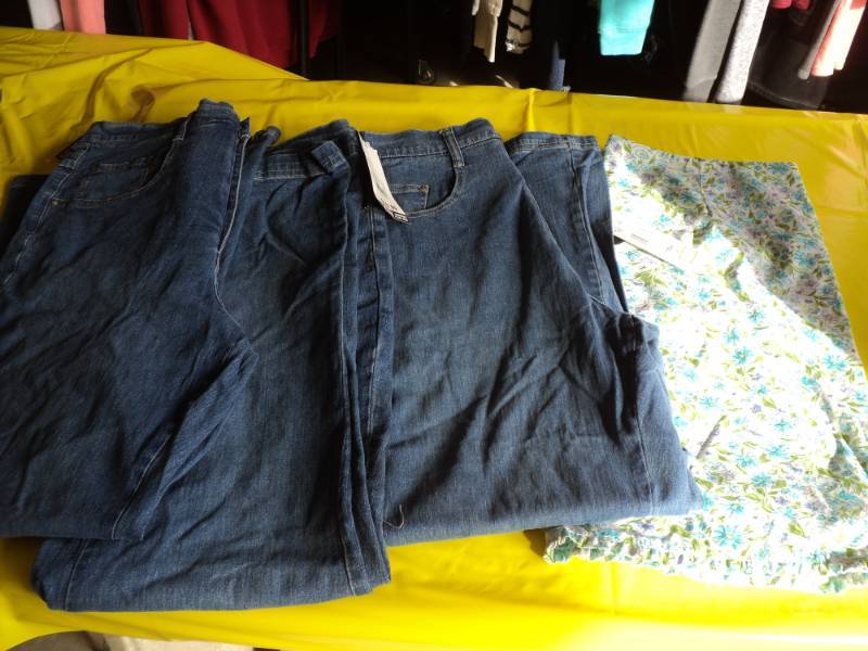 lot 68 image: New Size 16  Womens 4 pairs Jeans...