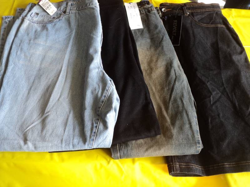 lot 71 image: New Size 18 Womens 4 pairs Jeans a...