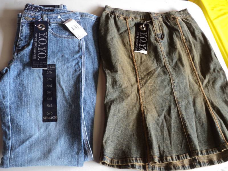 lot 74 image: YOYO Size 56 Junior Jeans and Skir...