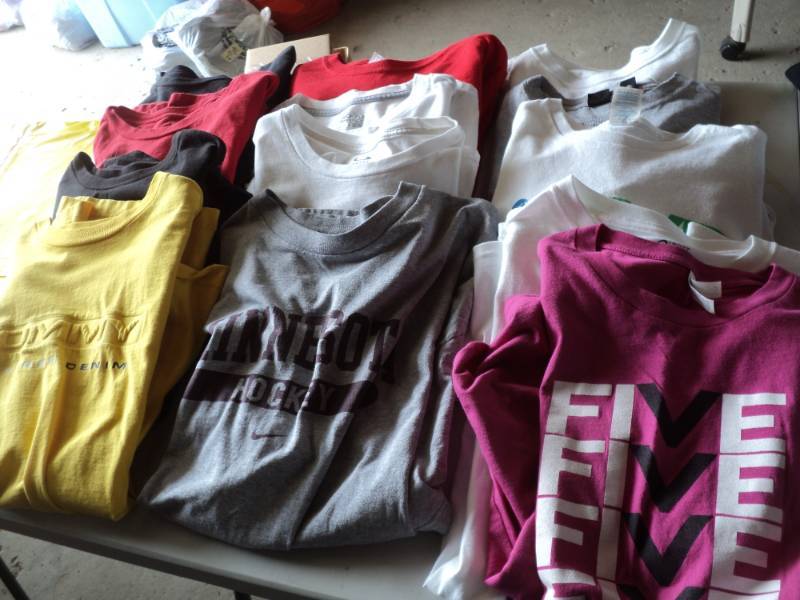 lot 78 image: 13 XL Mens T-shirts...