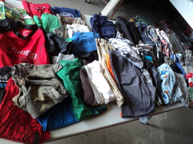 lot 83 image: Large Lot of Boys Clothing size S ...