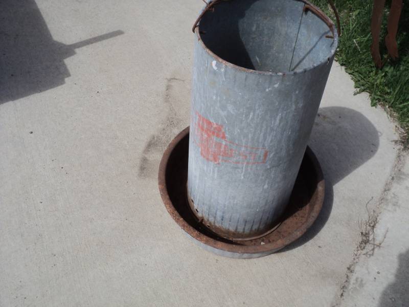lot 96 image: Chicken Galvanized Waterer....