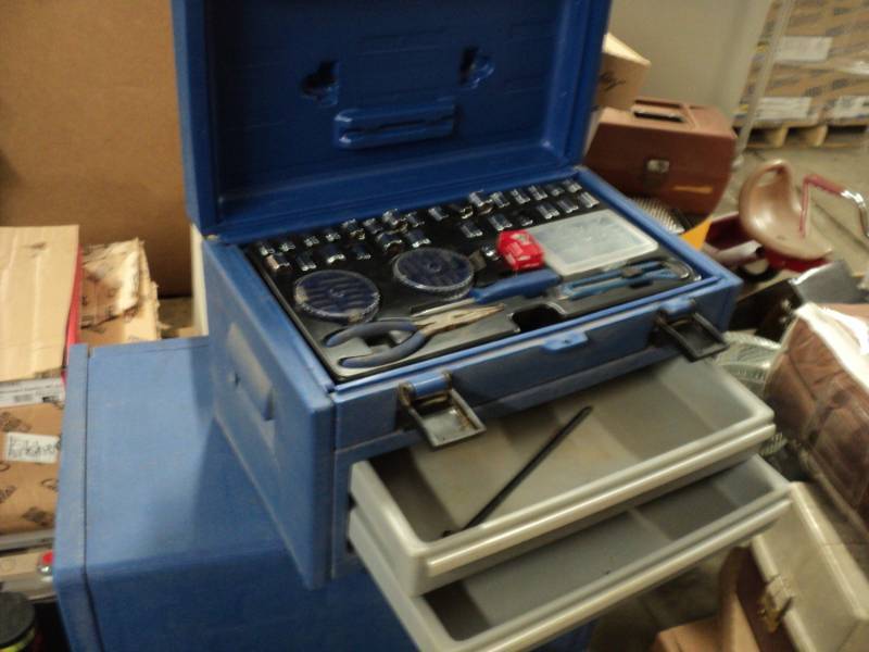 lot 105 image: Tool Source Chest with Tools pictur...