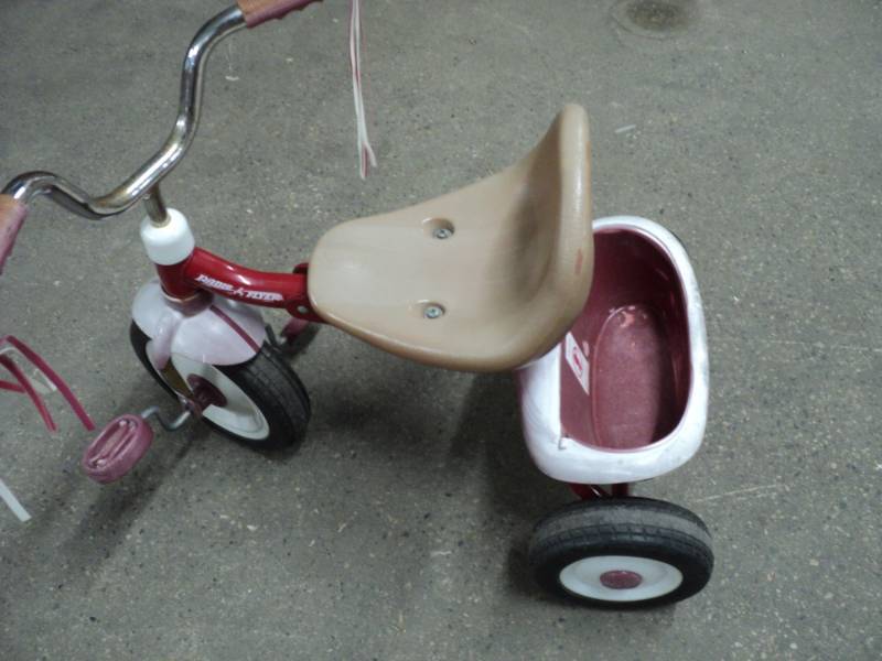 lot 127 image: Radio Flyer Tricycle...
