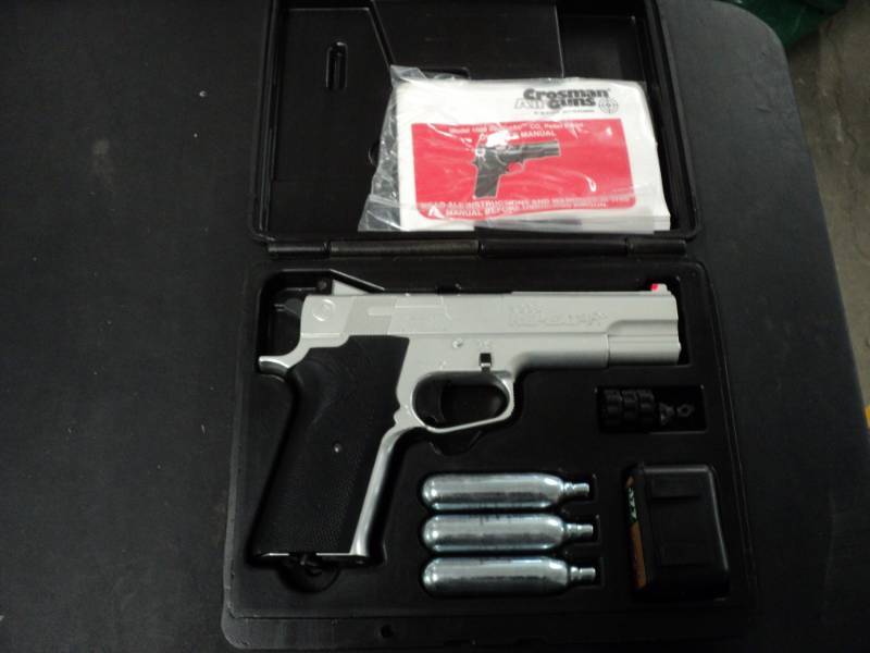 lot 139 image: Crossman Air Guns...