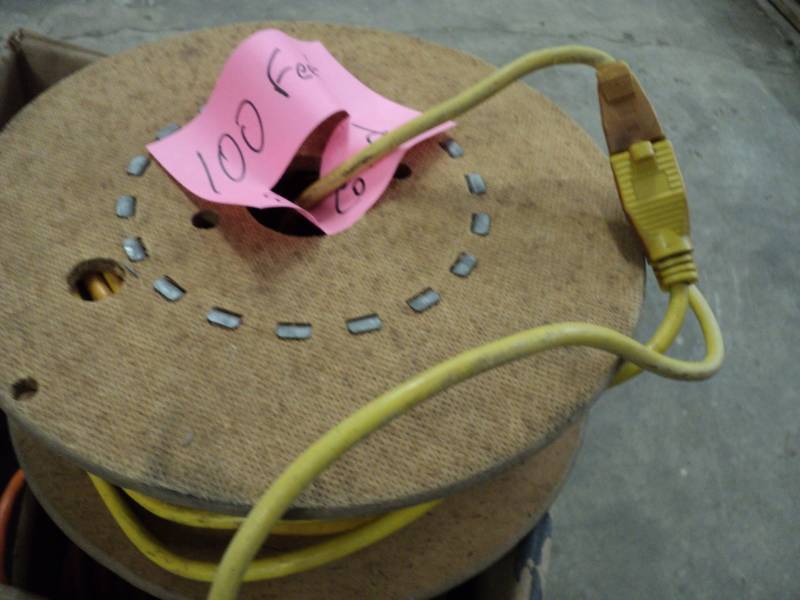 lot 142 image: 100 feet Extension Cord...