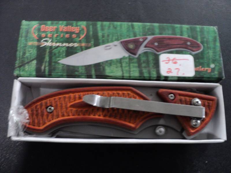 lot 157 image: Deer Valley Series Knife...