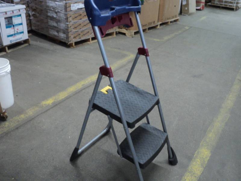 lot 167 image: Cosco 2 Step...
