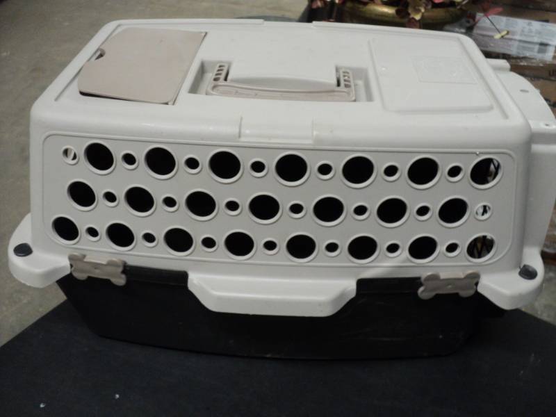 lot 171 image: Pet Carrier...