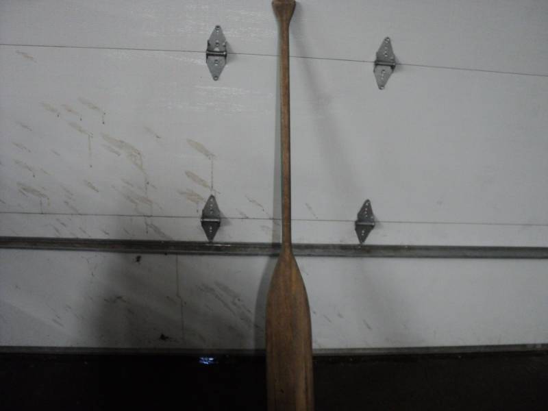 lot 185 image: Wood Oar...