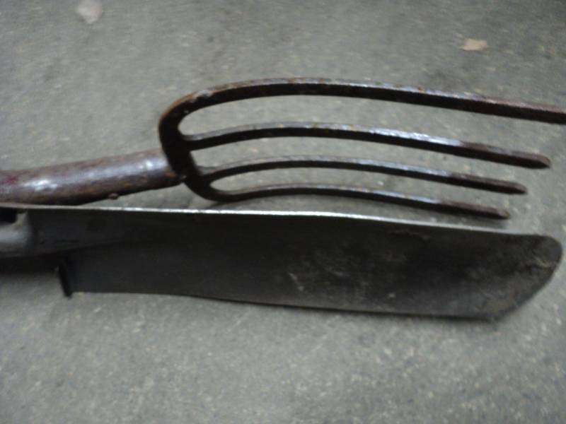 lot 194 image: Drain Spade and Fork...