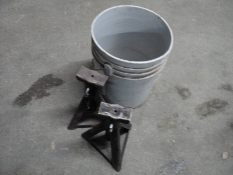 lot 195 image: 2 Jacks Stands and Pail...