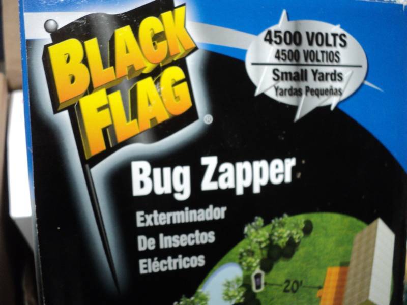 lot 212 image: Black Flag Bug Zapper...