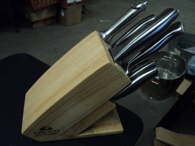 lot 257 image: Chicago Cutlery and Knives...
