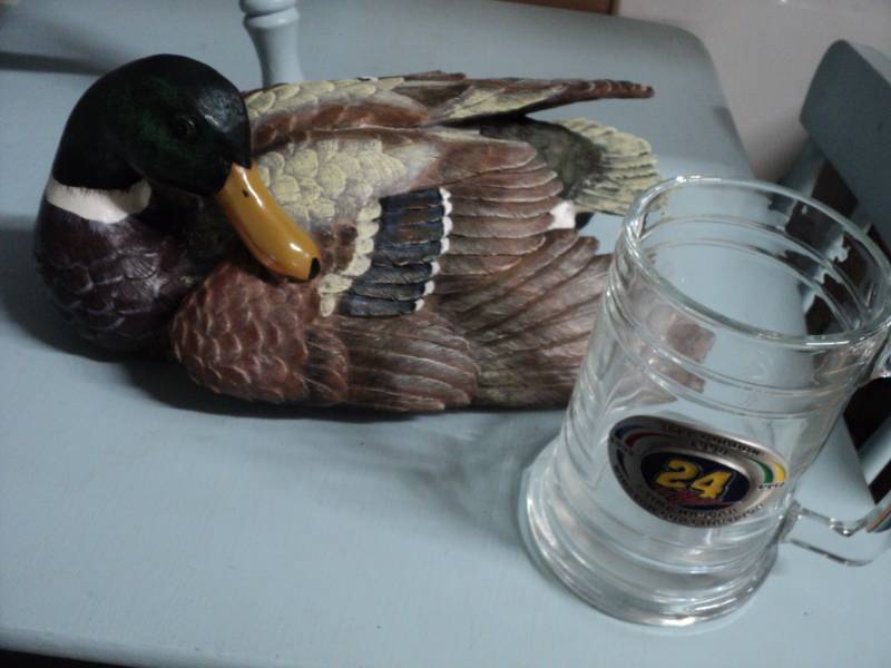 lot 261 image: Duck Dcor and Jeff Gordon Mug...