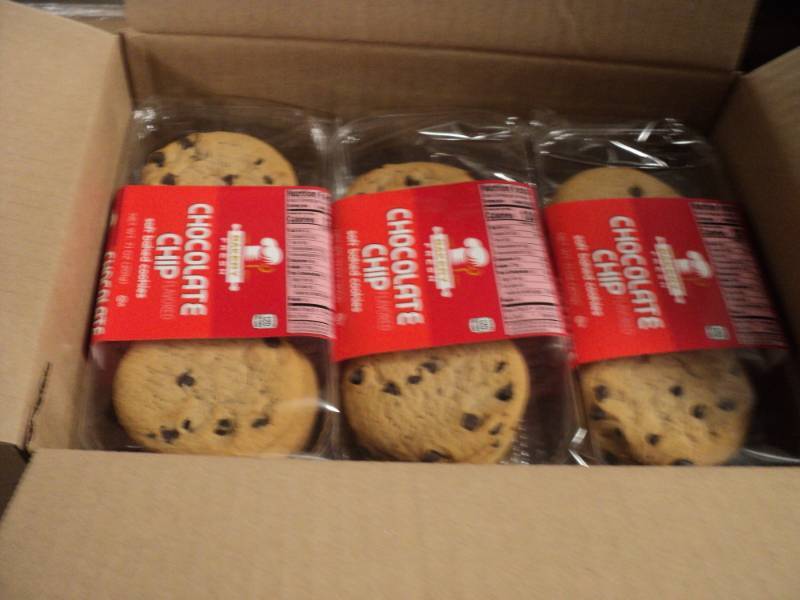 lot 282 image: Box of 12 packages of Bakery Fresh ...