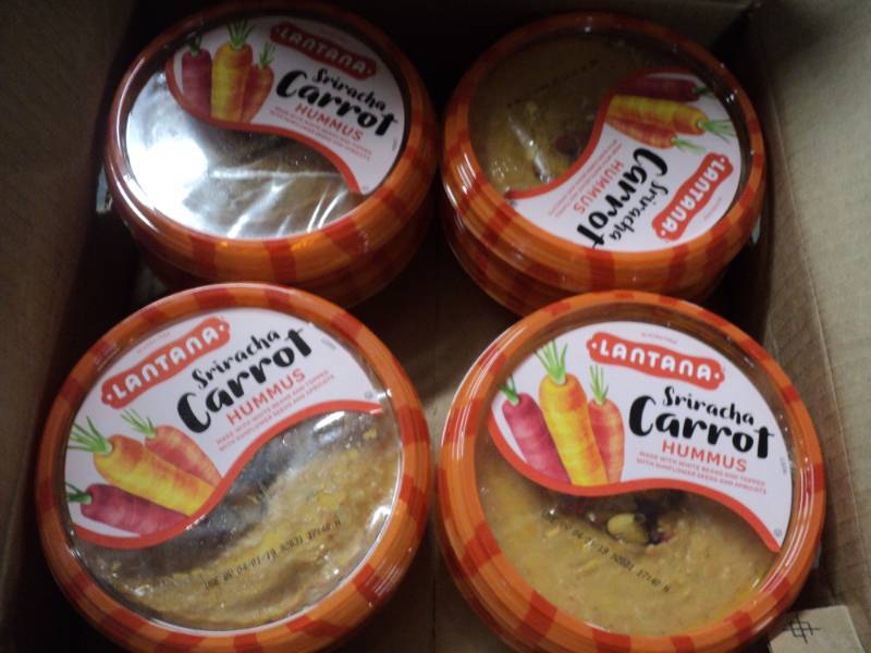 lot 305 image: Case of 8 Lantana Sriracha Carrot H...