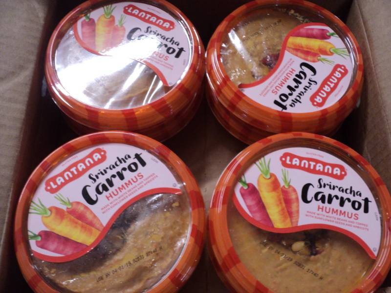 lot 308 image: Case of 8 Lantana Sriracha Carrot H...
