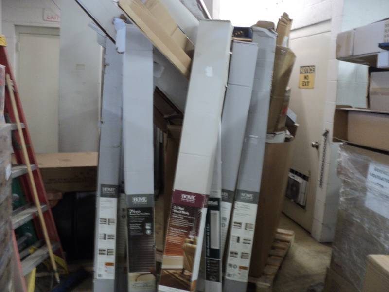 lot 315 image: Pallet of Blinds...