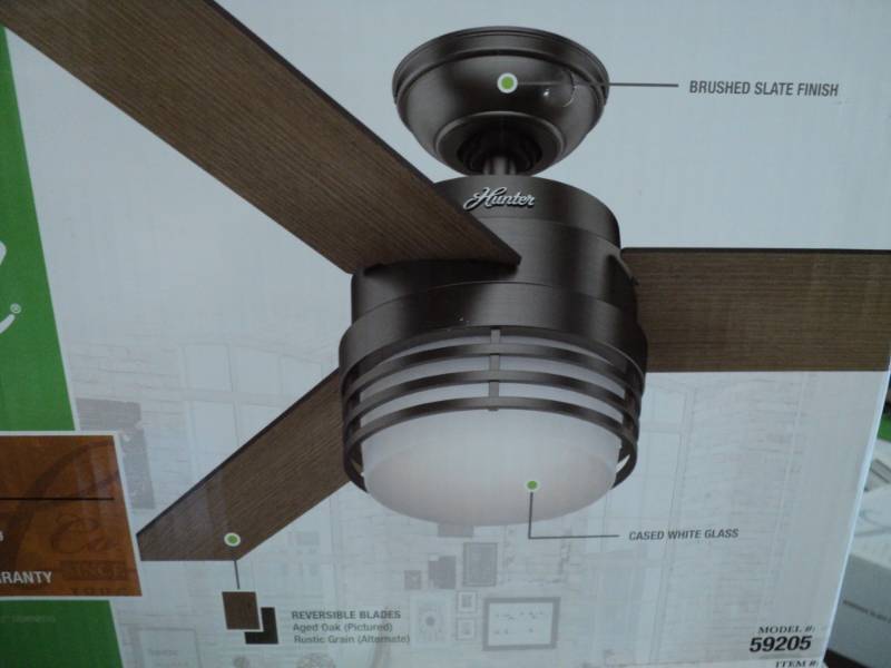 lot 367 image: Hunter 54 Mayford Ceiling Fan with...