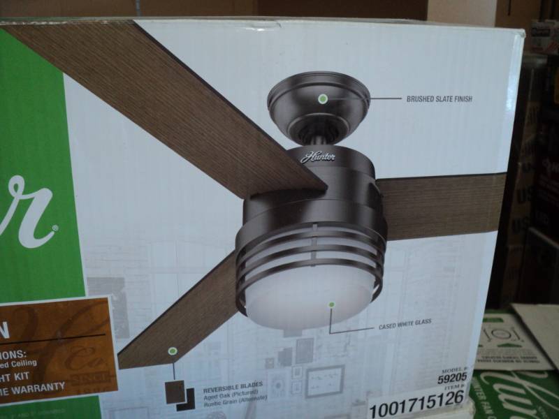 lot 369 image: Hunter 54 Mayford Ceiling Fan with...