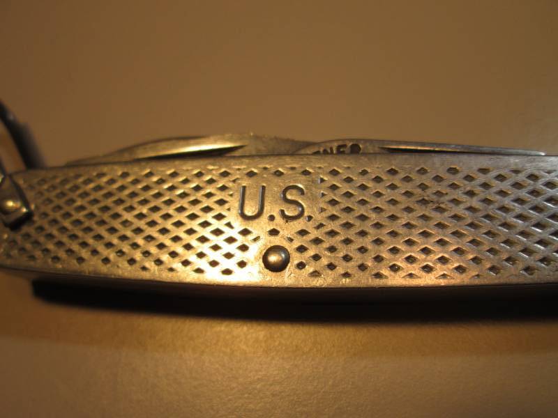 lot 429 image: Vintage Camillus 1990 U.S. 4-Blade Pocket Knife Approx 3 34 Closed