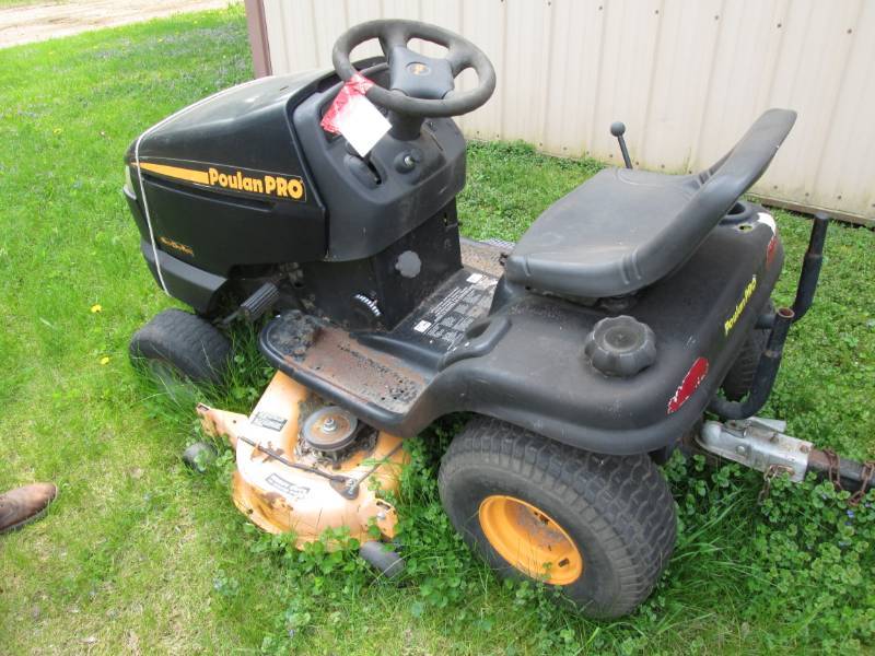 lot 31 image: Poulon Pro lawn mower, 23 HP Kohler...