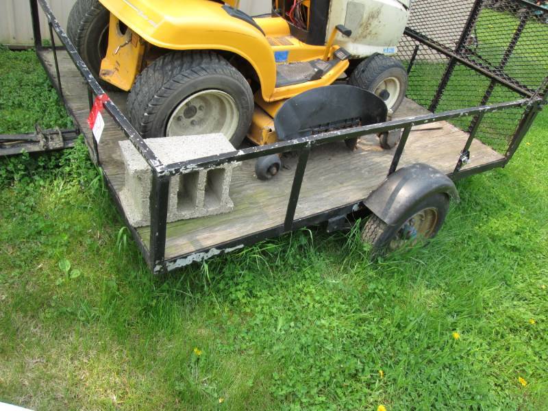 lot 32 image: Home made utility trailer