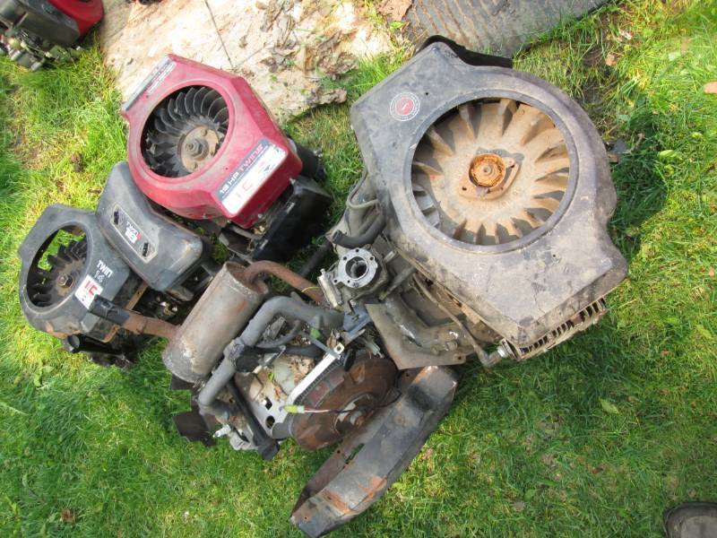 lot 37 image: 4 gas engines double cylinder -part...