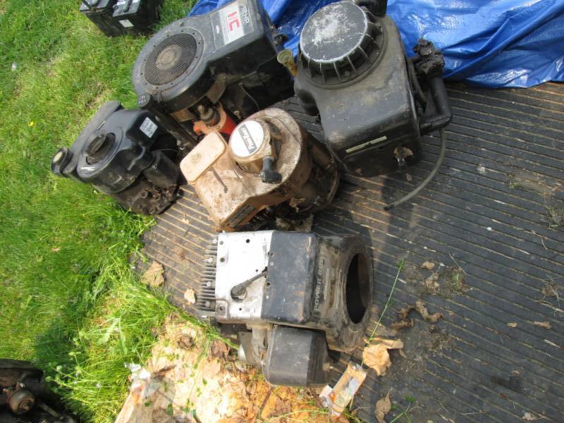 lot 38 image: 5 gas engines single cylinder - par...