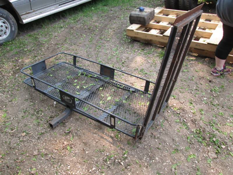 lot 39 image: Vehicle hitch carrier (Reese hitch ...